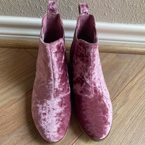 Toms pink crushed velvet booties